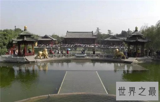 中国十大天然温泉胜地，中国十大最热门温泉度假村排行榜