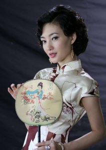 ​旗袍是根据哪个民族的服装发展而来的(你知道旗袍的起源吗 )