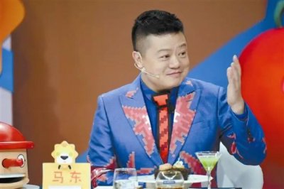​马东个人资料简介：父亲马季帮他追到妻子，40岁才当爸爸，结婚18年生活幸福美