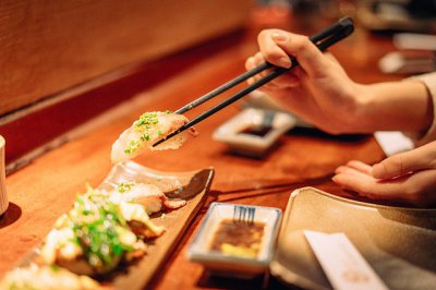 ​梦见请客是什么意思