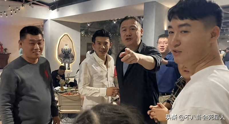 黄渤妻子(妻子小欧罕见露面显年轻)