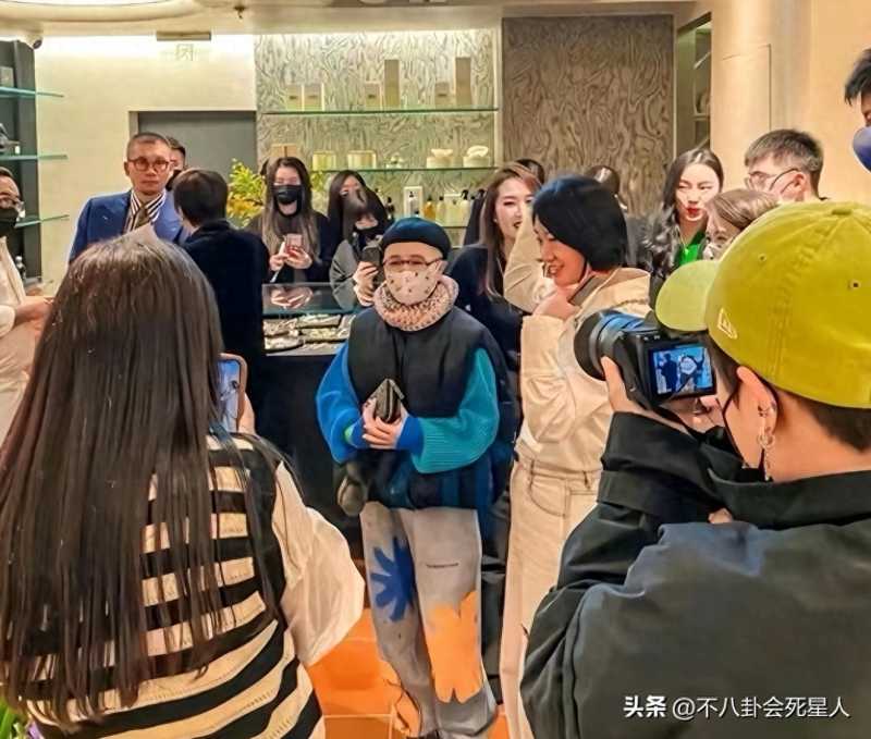 黄渤妻子(妻子小欧罕见露面显年轻)