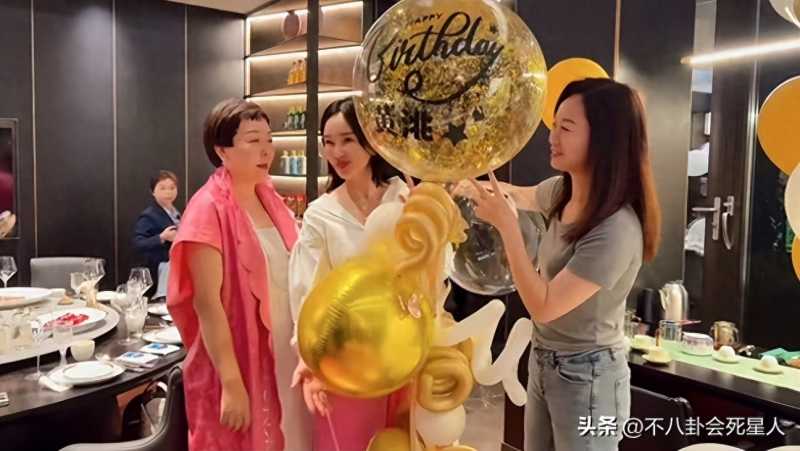 黄渤妻子(妻子小欧罕见露面显年轻)
