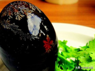 ​松花蛋怎么制作（皮蛋的制作流程是什么？它具有营养价值么？）