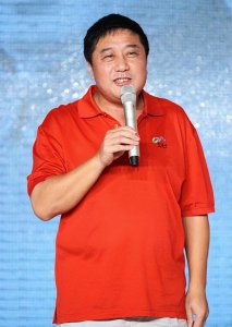 ​导演叶大鹰家世(他爷爷是叶挺将军，叶大鹰离婚25年仍对前妻有感情)
