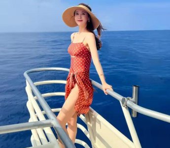 ​李多海现在照片(夏威夷悠闲度假，身材火辣)