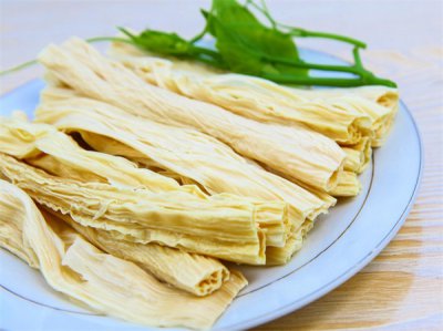 ​腐竹泡一晚上第二天能吃吗（腐竹泡一晚上第二天能吃吗有毒吗）