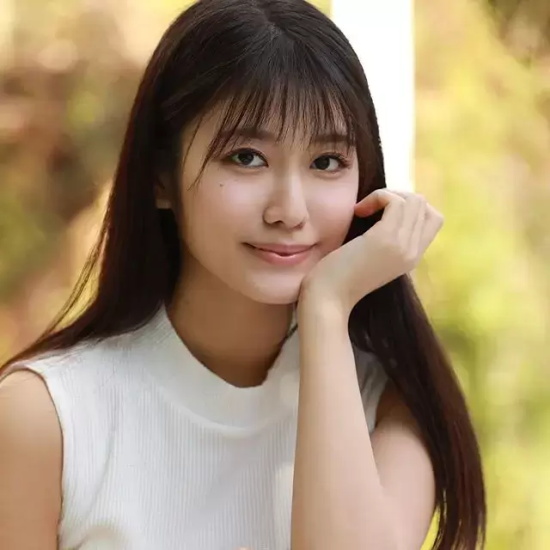 恋爱与我无缘的神宫寺奈绪美图分享，只想安静地做一名腐女！