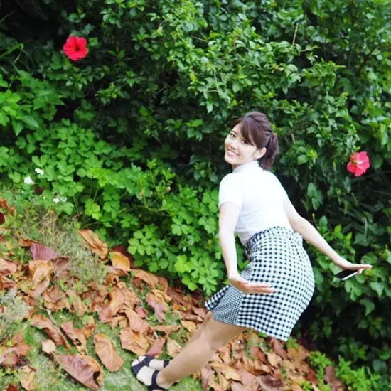 恋爱与我无缘的神宫寺奈绪美图分享，只想安静地做一名腐女！
