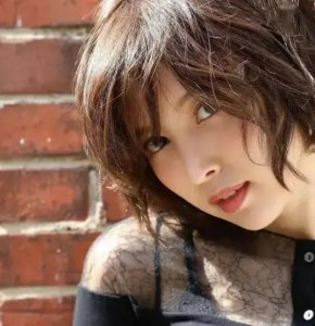 ​岛国顶流女演员葵司写真分享，业界传奇老将！