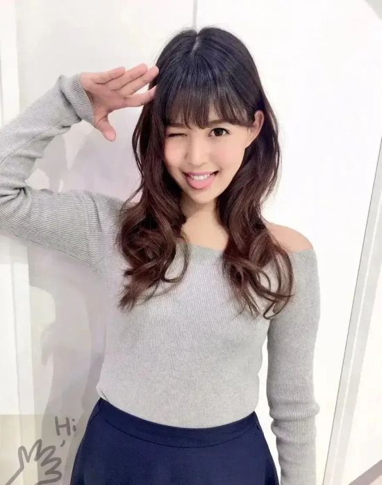 岛国顶流女演员葵司写真分享，业界传奇老将！
