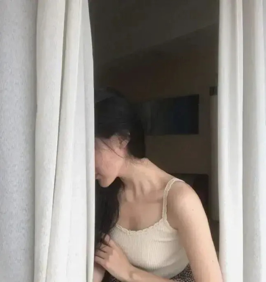 岛国顶流女演员葵司写真分享，业界传奇老将！