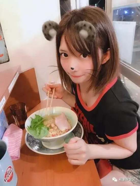 因为疫情没钱而复出的麻里梨夏写真分享，接着奏乐接着舞！