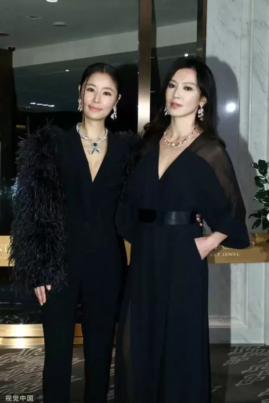林心如林熙蕾赵心绮出席某活动，三人同框合影气质超凡