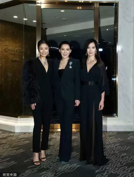 林心如林熙蕾赵心绮出席某活动，三人同框合影气质超凡