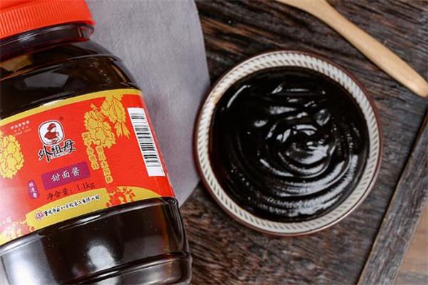 甜面酱不能和什么一起吃 甜面酱哪些人不能吃 甜面酱不能和什么一起吃 甜面酱哪些人不能吃