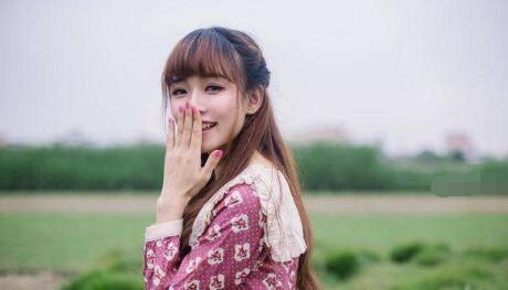 女生害羞逃避