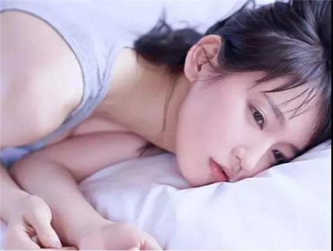 刚开始追女生需要天天联系吗？保持这个频率她会主动找你聊天