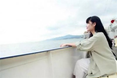 ​女生太优秀感觉配不上，不敢开囗怎么办？