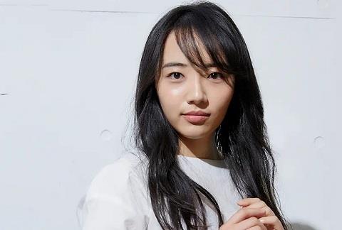 刚加的女生怎么聊天,十个角度开启深入交流1