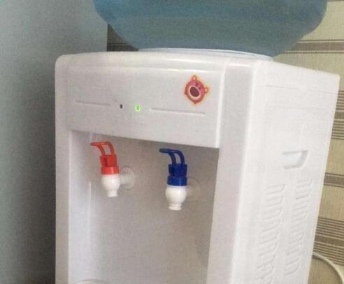 生活家用饮水机能把水烧开吗 饮水机安全使用注意事项  1