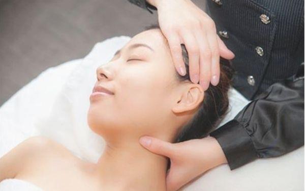 生活按摩精油和精油一样吗 按摩精油有啥作用  3