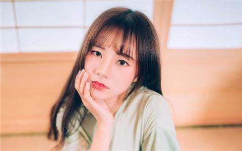 女生说谢谢咋幽默回复她?这样回复让她以身相许