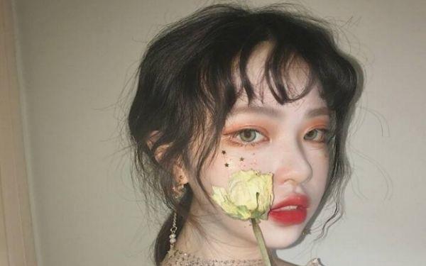 生活如何化妆自然好看 怎样化淡妆好看又简单  3