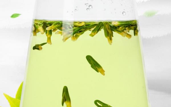 生活莲子心泡水喝的功效与禁忌 这些你都要知道  3