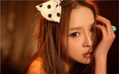 ​女生总是回复嗯啊哦怎么回复，女生回答嗯啊