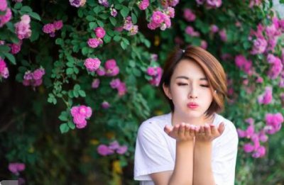 ​如何和陌生女生聊天开场白，陌生女生第一句话怎么说？