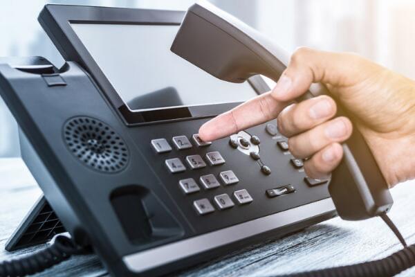 生活交警电话是112还是122:122(发生交通事故时可以拨打)  4