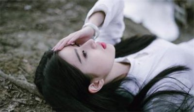 ​和女生聊天总是尬聊怎么办，跟女生聊天总是尬聊怎么办