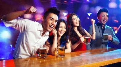 ​和女孩子聊天聊什么？像这样找话题才能跟愉快的聊起来