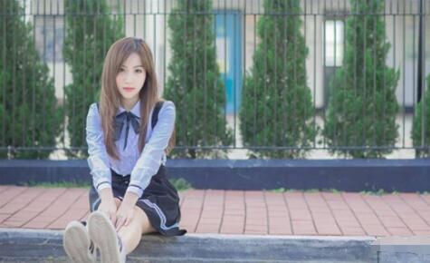 女生不主动找你聊天但每次必回2