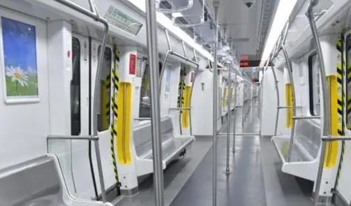 生活深圳地铁车厢剧烈抖动 乘客隧道撤离  2