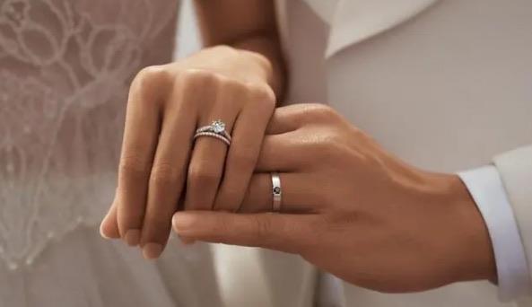 生活dr钻戒真的只能买一次吗(dr求婚钻戒多少钱一枚)  1