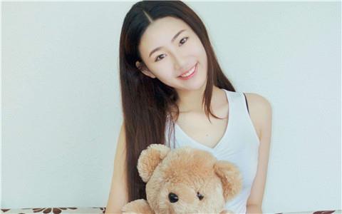 巨蟹女主动聊天但突然不回消息代表什么意思