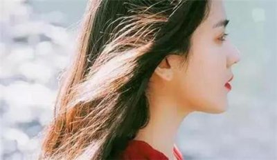 ​女生说再见代表什么？该怎么回？