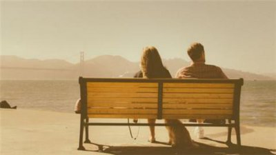 ​说不出喜欢对方的原因，互相暗恋的8个征兆