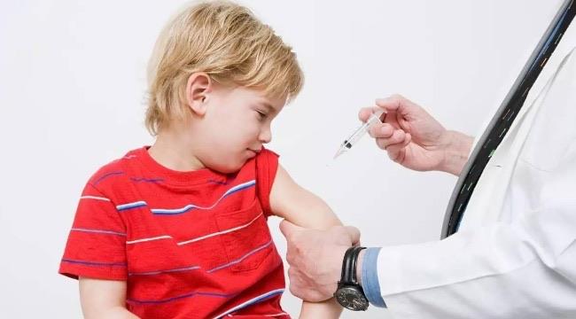 生活宝宝接种疫苗后嗜睡是怎么回事 疫苗早打晚打没区别吗  1