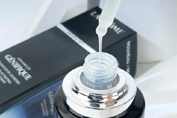 生活兰蔻小黑瓶为什么用了脸上有点刺痛 兰蔻小黑瓶对肌肤有副作用吗  2