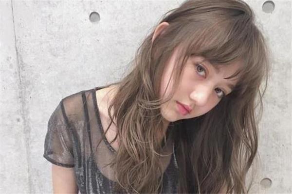 生活冷棕色需要漂吗 冷棕色头发掉色后是什么颜色  1