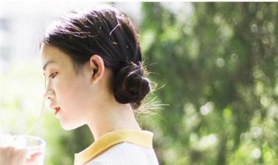 ​如何用简短的话语夸赞美女的美貌？