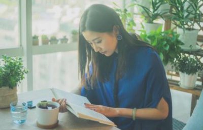 ​给女朋友买东西他生气了怎么哄