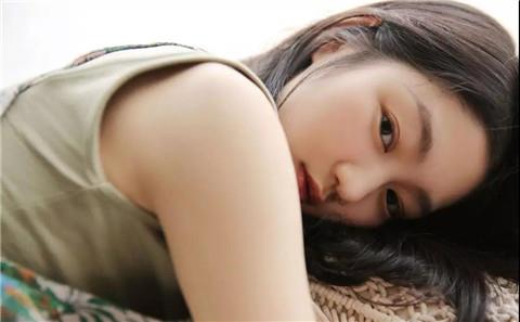 一个女生天天跟你聊天是什么意思