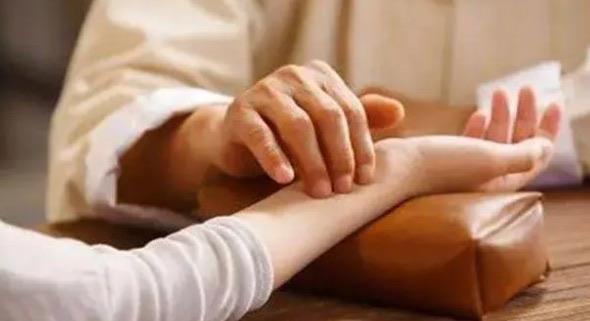 生活黄芪的禁用人群有哪些(湿热体质者不宜服用黄芪) 2