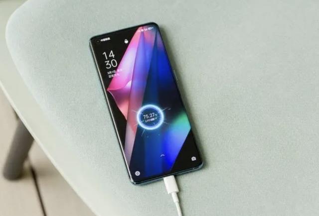 生活手机边玩边充电对电池有影响吗 1