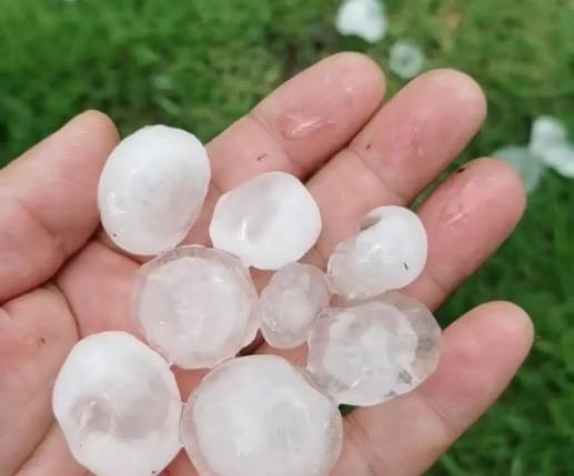 生活夏天为什么会下冰雹 冰雹天气要注意些什么  1