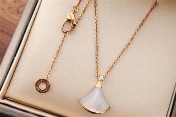 生活白贝母是什么材质 白贝母是什么东西 1